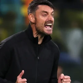 Albert Riera quitte l’Eintracht Frankfurt avec effet immédiat après une fin de saison décevante.