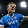 Rasmus Højlund reste définitivement à Naples après l’activation de son option d’achat.
