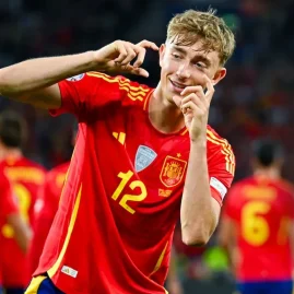 Dean Huijsen pourrait manquer la Coupe du monde 2026 malgré sa présence dans la pré-liste espagnole.