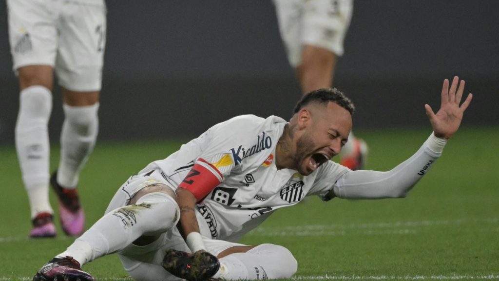 Neymar de nouveau touché avant la Coupe du monde