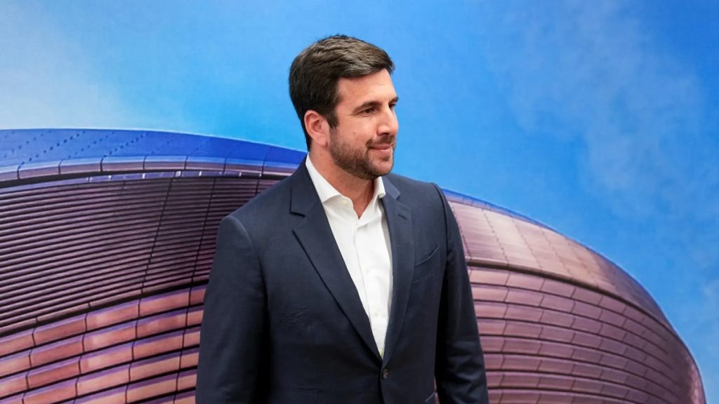 Enrique Riquelme défie Florentino Pérez pour la présidence du Real Madrid