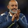 Nuno Espírito Santo reste l’entraîneur de West Ham avec l’objectif de ramener le club en Premier League.