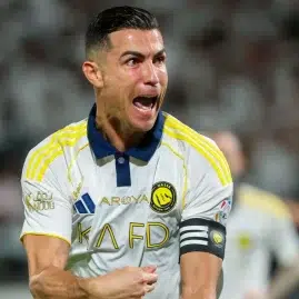 Cristiano Ronaldo devient le premier joueur à marquer 100 buts dans quatre championnats différents.