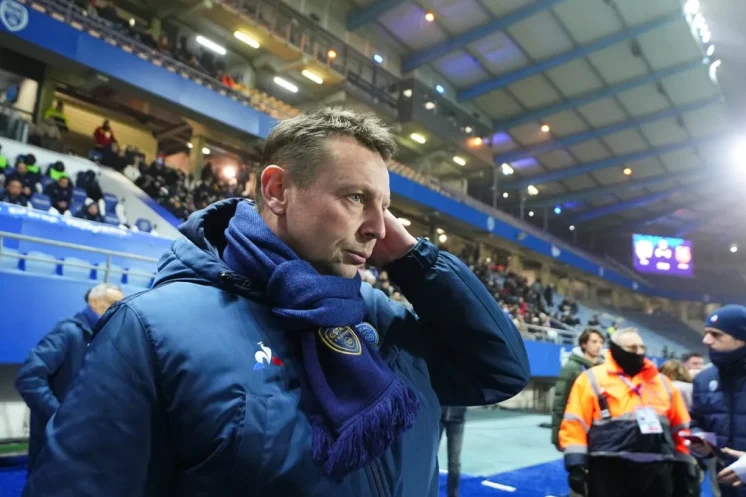 Stéphane Dumont a été élu meilleur entraîneur de Ligue 2 après avoir mené Troyes en Ligue 1.
