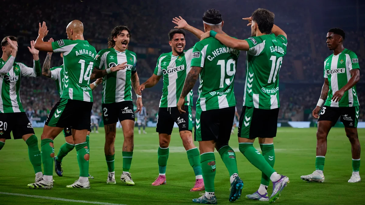 Le Real Betis célèbre son retour en Ligue des champions après 21 ans d’absence.