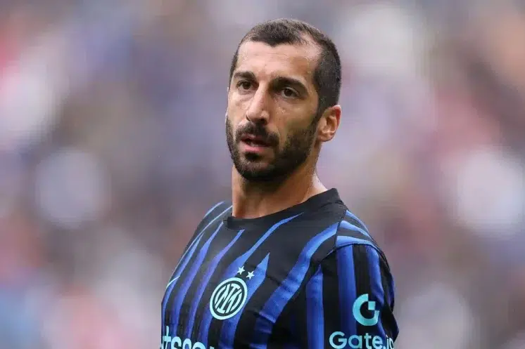 Henrikh Mkhitaryan réfléchit à son avenir alors que l’Inter Milan souhaite le conserver une saison de plus.