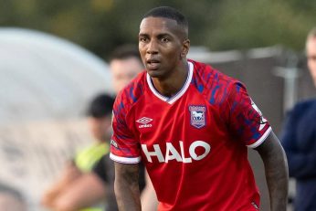 Ashley Young a annoncé sa retraite à 40 ans après une carrière de plus de vingt ans au plus haut niveau.