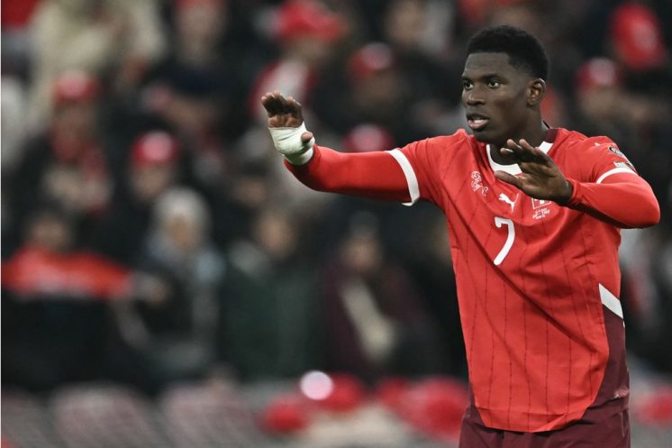 Breel Embolo a été empêché de voyager avec la Suisse en raison d’un problème d’autorisation de voyage.