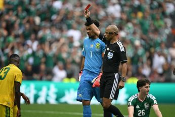 Le match Mexique-Afrique du Sud a été marqué par trois cartons rouges historiques.