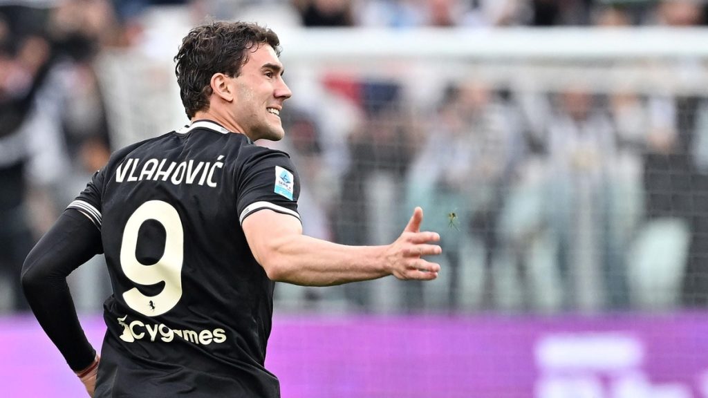 Mercato : Vlahovic proposé aux trois géants espagnols
