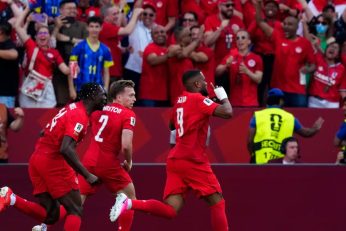 Le groupe B reste totalement ouvert après une première journée sans vainqueur.