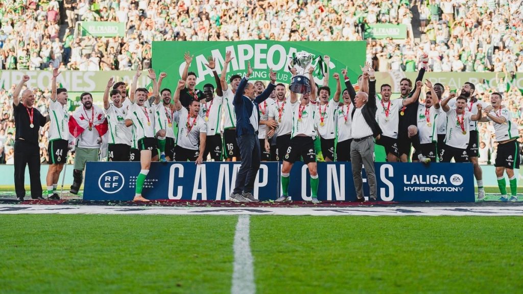 Le Racing Santander sacré champion de LaLiga 2