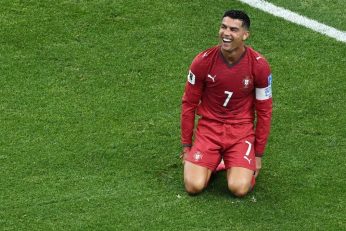 Cristiano Ronaldo devient le premier joueur à marquer dans six Coupes du monde différentes.