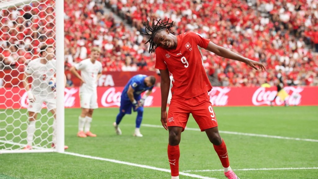 Johan Manzambi rejoint Müller et Mbappé dans l’histoire du Mondial