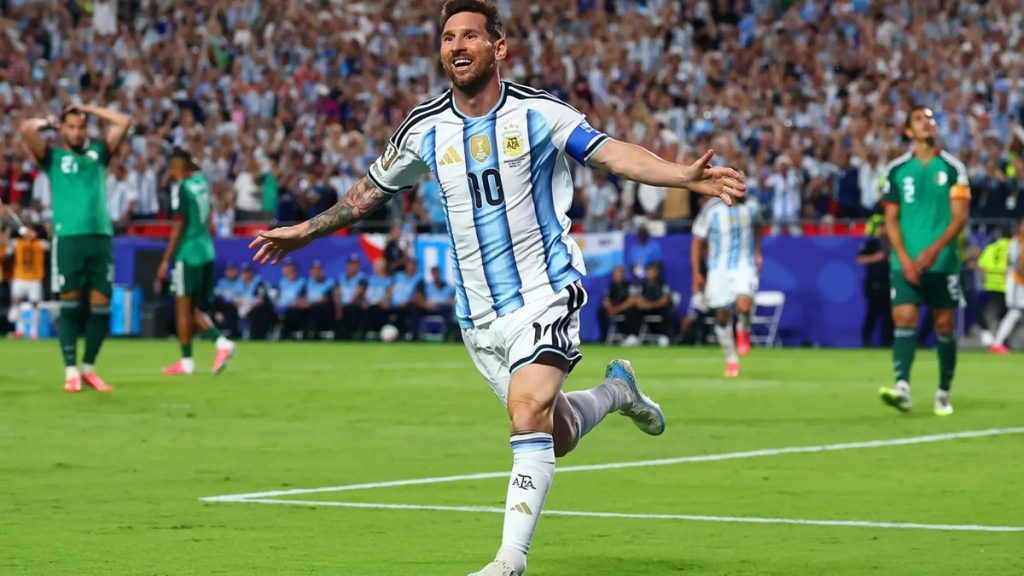 L’Algérie corrigée par une Argentine portée par Messi