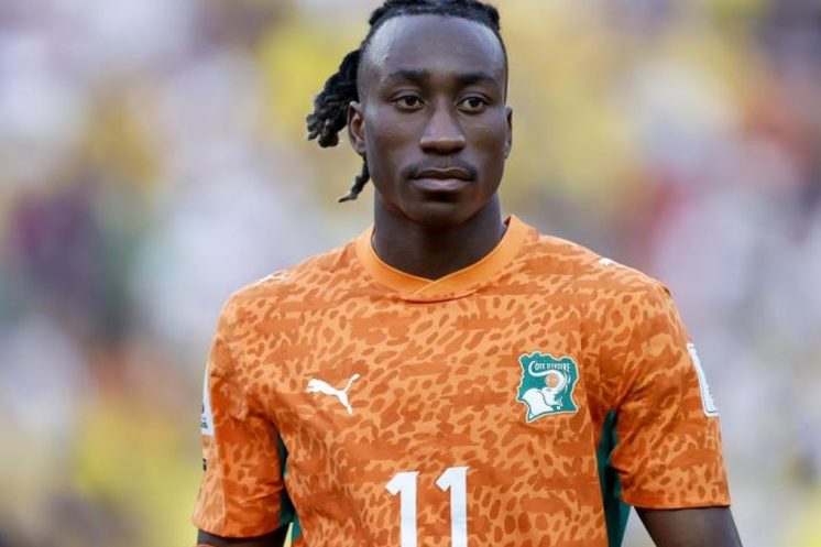 Yan Diomandé est fortement courtisé par Liverpool, mais Leipzig reste très exigeant.