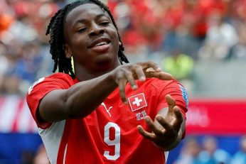 Johan Manzambi offre une victoire importante à la Suisse contre la Bosnie.
