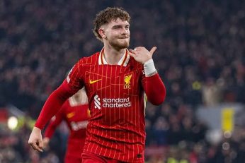 Harvey Elliott retrouve Liverpool après une saison difficile en prêt à Aston Villa.