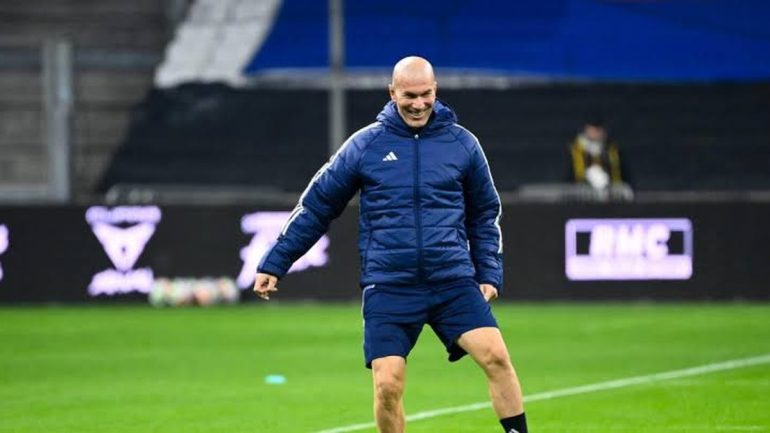Équipe de France : les latéraux, premier grand chantier de Zinédine Zidane ?