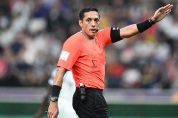 L’arbitre vénézuélien Jesús Valenzuela dirigera la petite finale entre la France et l’Angleterre.