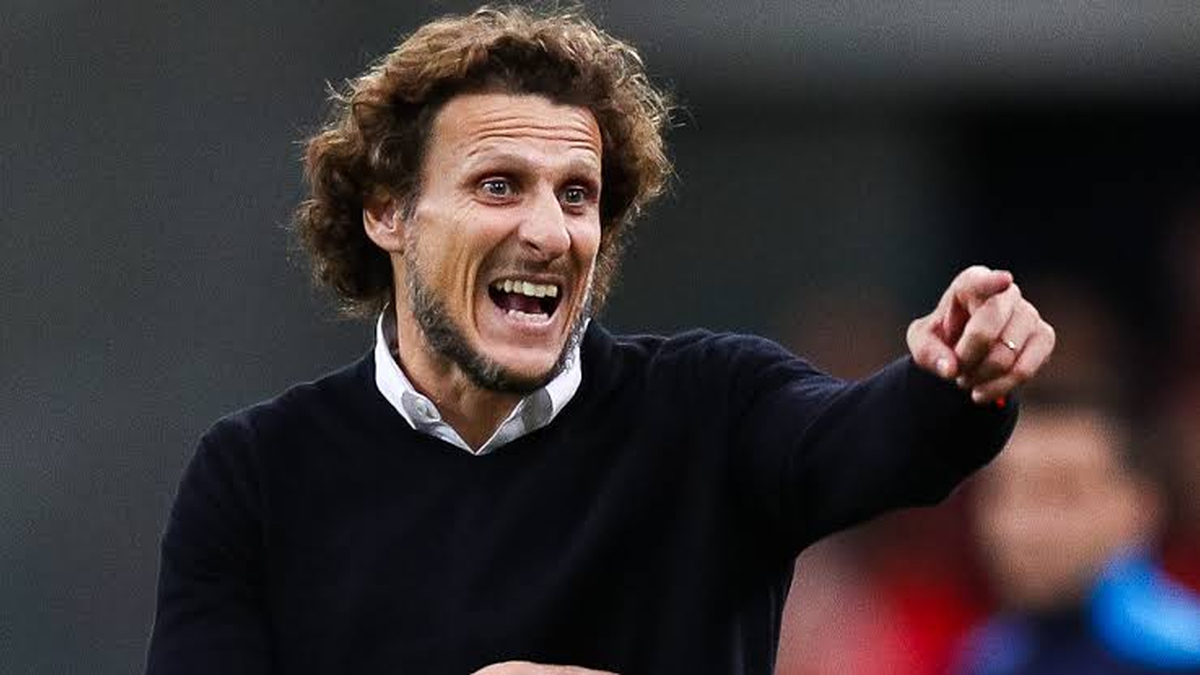 Diego Forlán va assurer l’intérim à la tête de la sélection uruguayenne.