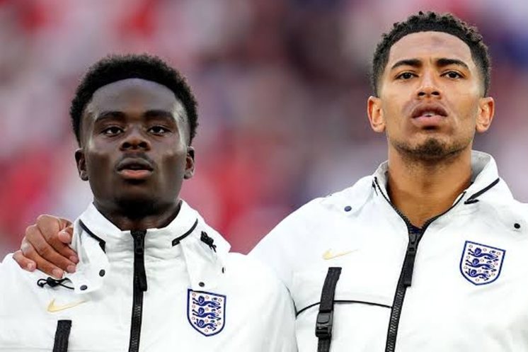 Jude Bellingham a encouragé Bukayo Saka à tirer le penalty qui lui a permis de réussir un triplé contre la France.