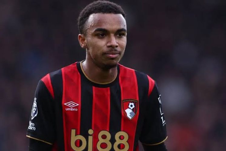 Tottenham s’intéresse à Eli Junior Kroupi, estimé à près de 94 M€ par Bournemouth.