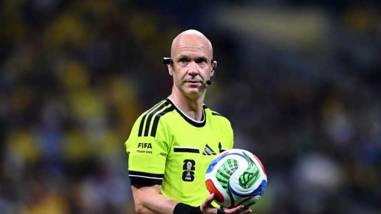 Anthony Taylor annonce sa retraite après 831 matchs arbitrés
