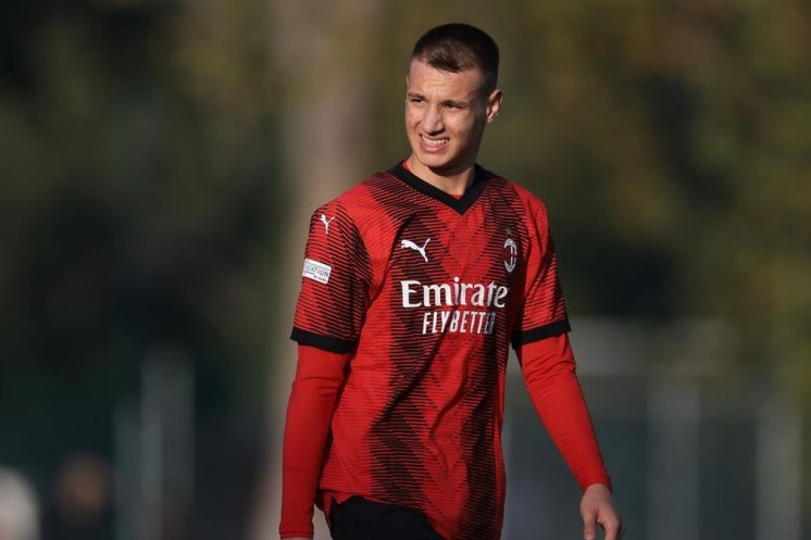 Francesco Camarda a prolongé son contrat avec l’AC Milan jusqu’en juin 2031.