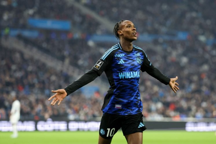 Emmanuel Emegha pourrait déjà quitter Chelsea quelques semaines après son arrivée officielle en provenance de Strasbourg.