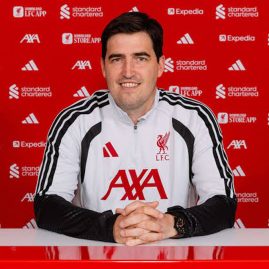 Andoni Iraola souhaite encore plusieurs recrues pour renforcer l’effectif de Liverpool.
