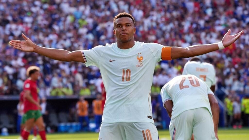 Kylian Mbappé entre encore plus dans l’histoire des Bleus