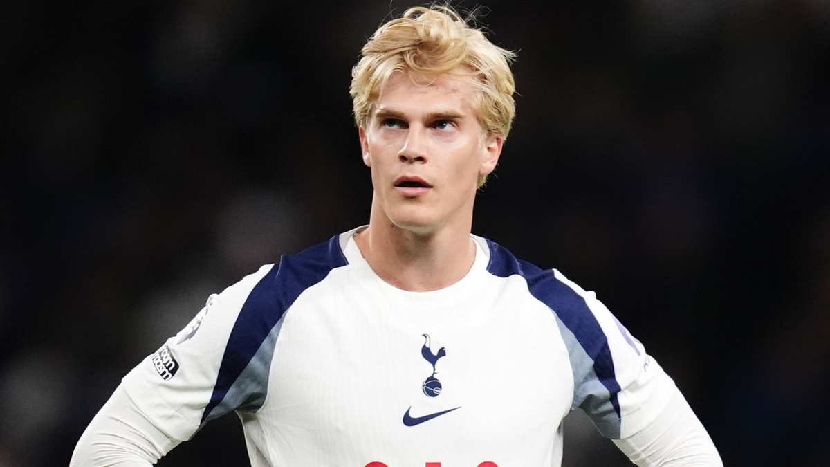Nottingham Forest insiste pour recruter Lucas Bergvall, mais Tottenham refuse pour le moment de vendre son jeune milieu suédois.