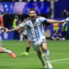 Les joueurs argentins célèbrent leur qualification en finale après avoir porté leur total à 19 buts au Mondial 2026.
