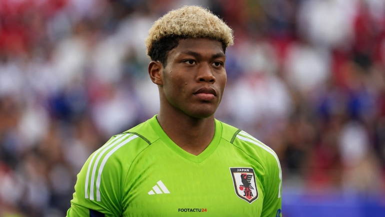 Aston Villa accélère pour Zion Suzuki