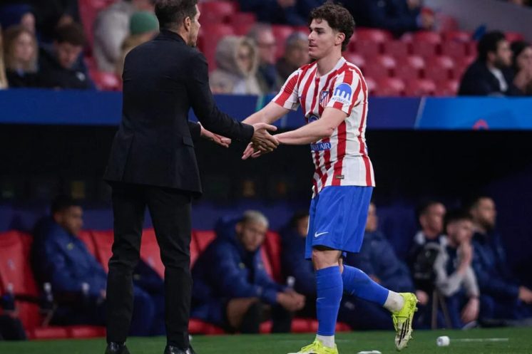 L’avenir de Julián Álvarez reste incertain à l’Atlético de Madrid.