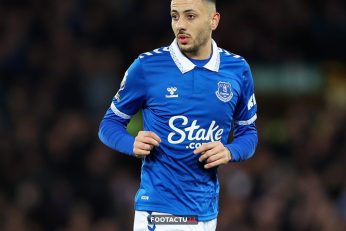 Everton pense à Kyle Walker