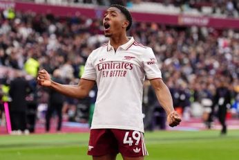 Manchester United souhaite recruter un nouveau latéral gauche avant la reprise de la Premier League.