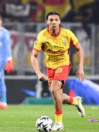 Ismaëlo Ganiou a prolongé son contrat avec le RC Lens jusqu’en juin 2030.