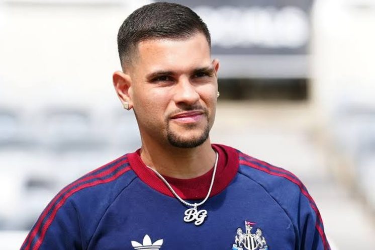 Plusieurs clubs européens accélèrent leur recrutement à quelques semaines de la reprise des grands championnats.