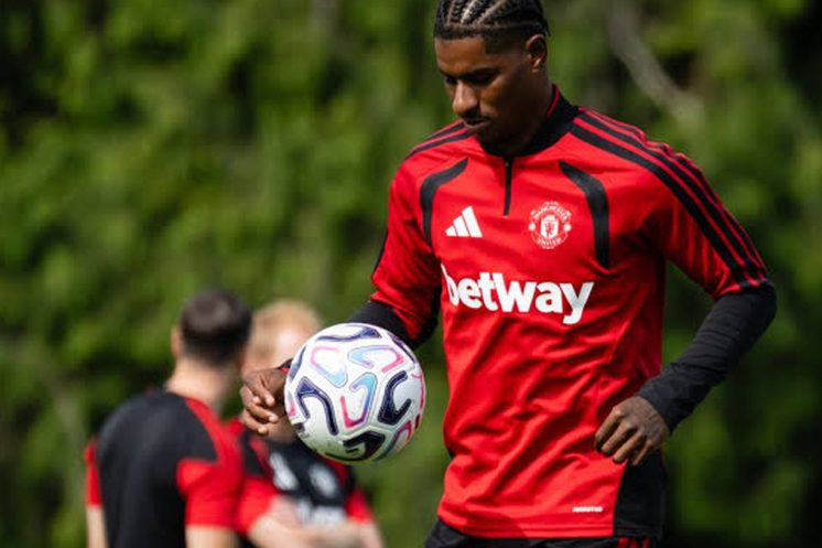 Marcus Rashford portera le numéro 14 s’il reste à Manchester United cette saison.