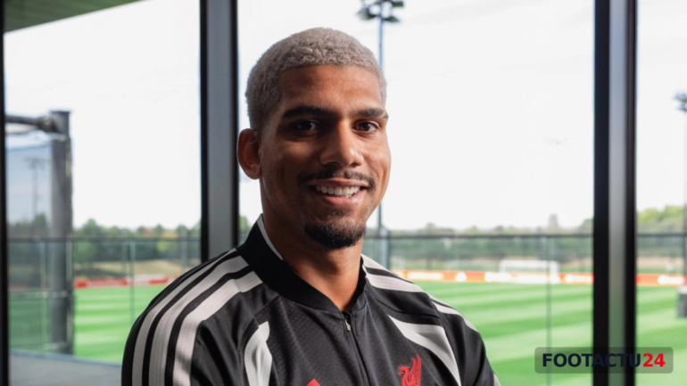 Araújo convainc déjà Liverpool