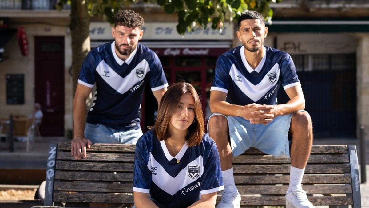Joueurs des Girondins de Bordeaux en tenue du club