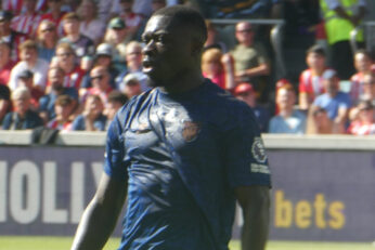 Brian Brobbey, auteur d’un triplé avec Sunderland sur la pelouse de Manchester City malgré la défaite 5-3.