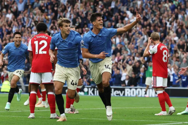 Brighton a infligé à Arsenal sa première défaite de Premier League de la saison, 3-0 à l’Amex.