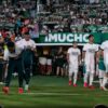 Mbappé, Vinicius et Konaté ont porté le tee-shirt de solidarité avec Ceuta sans afficher entièrement le message inscrit dessus.