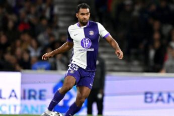 Cristian Cásseres en action sous le maillot du Toulouse FC.