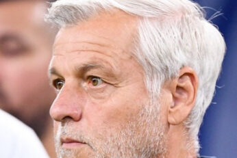 Bruno Genesio sur le banc de Marseille. L’entraîneur veut échanger avec sa direction après la cinquième défaite consécutive de l’OM.