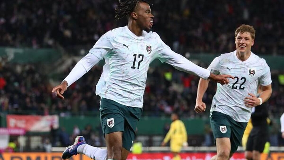 Carney Chukwuemeka sous le maillot de la sélection autrichienne.