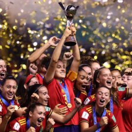La sélection espagnole U20 féminine célèbre un titre mondial.